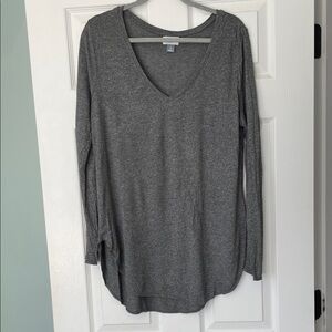 Old Navy Charcoal Long Sleeve V-Neck Top